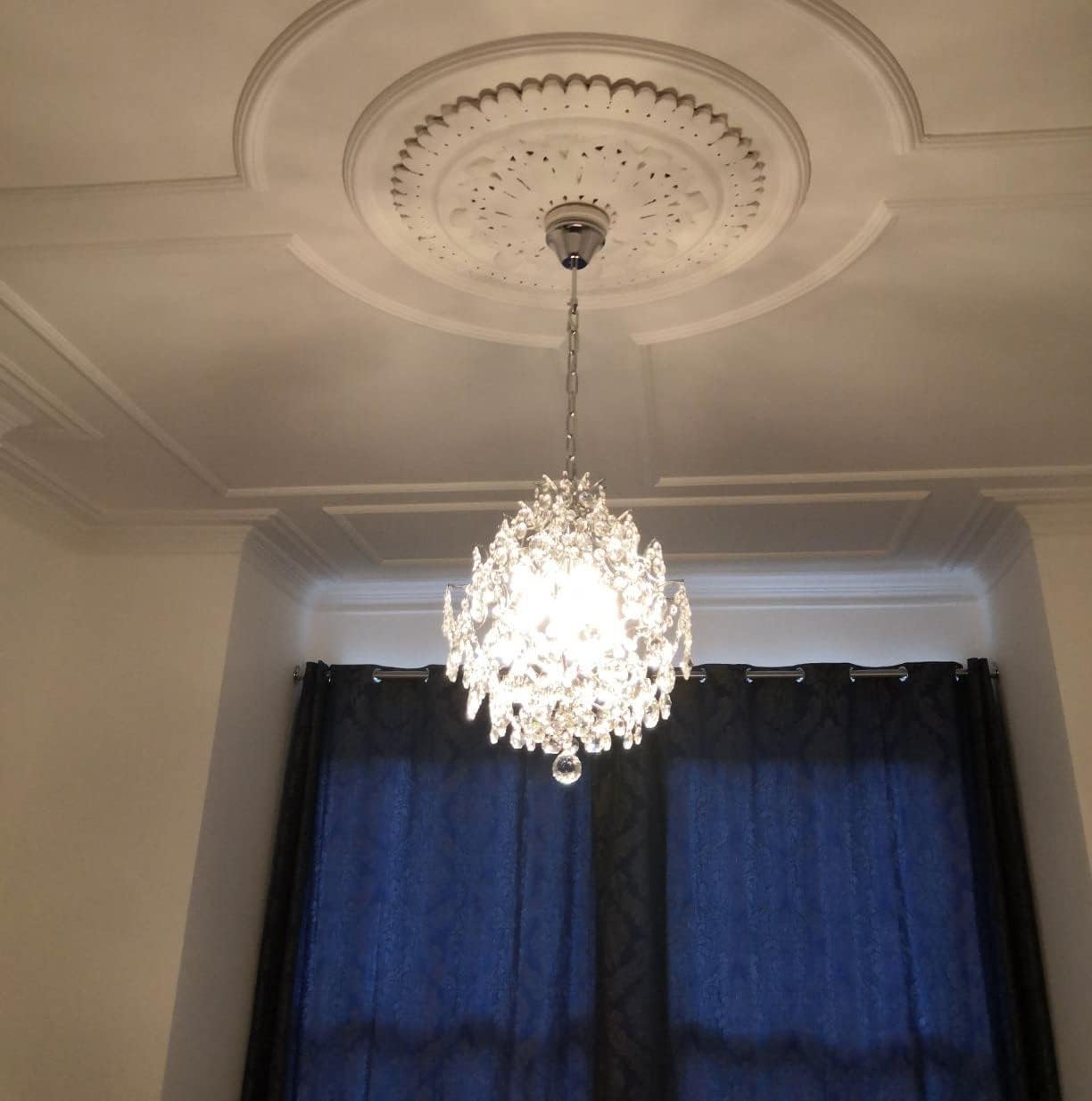 Modern Crystal Chandelier, 3 Crystal Teardrop Shaped Lampshades, Ceiling Light, Chrome Pendant Lights for Dining Room, Bedroom, Living Room, Entryway