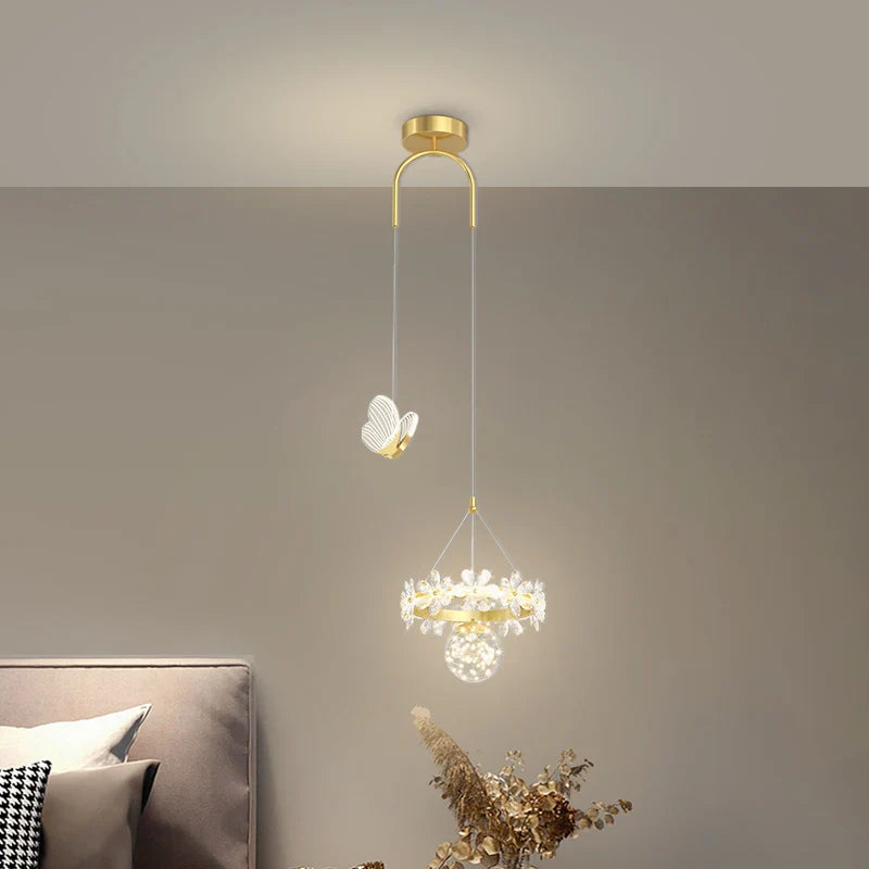 Lustre boule en cristal minimaliste, éclairage de luxe élégant à tête unique.